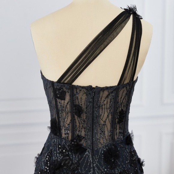 Sheath Tulle One-Shoulder Lace Corset Mini Dress - Picture 4 of 5